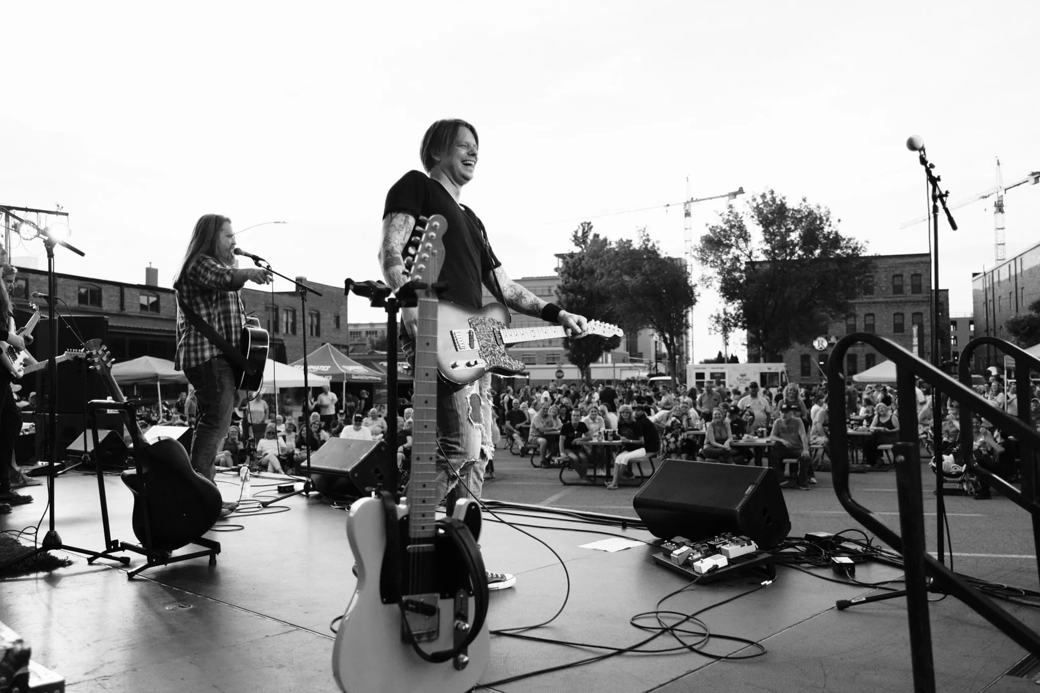 Jason Haven playing guitar with Mat D