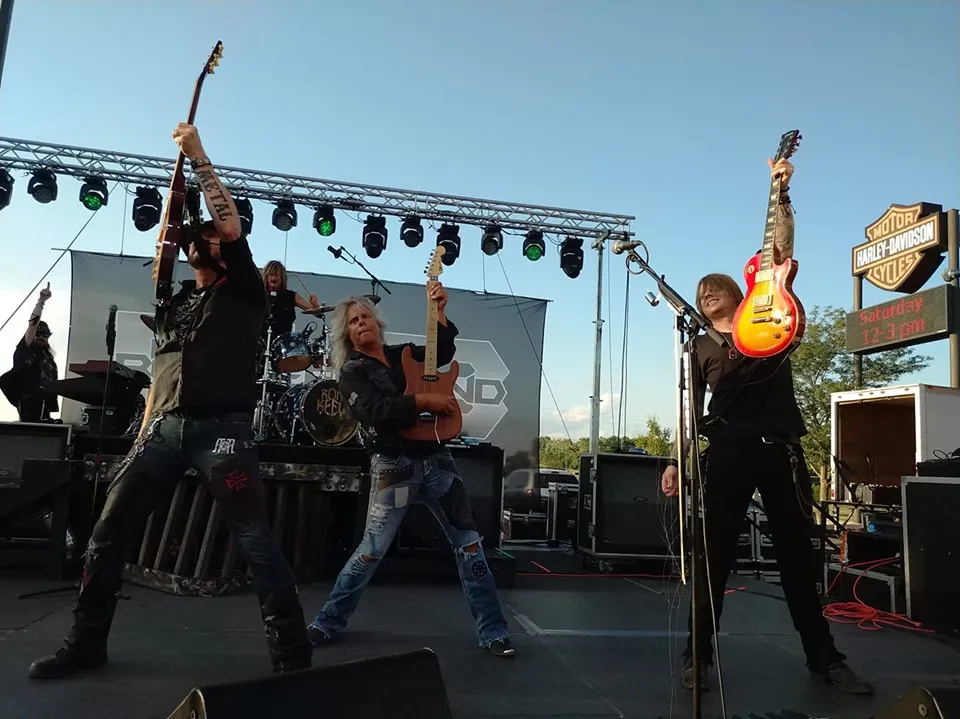 Jason Haven playing guitar in Sioux Falls, SD