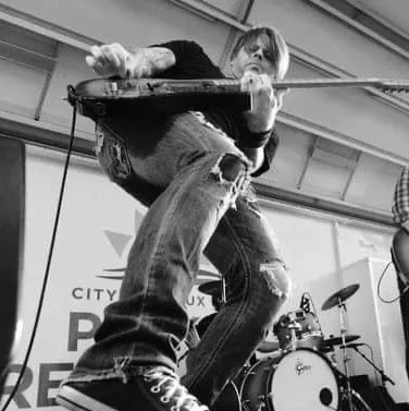 Jason Haven playing guitar in Sioux Falls, SD