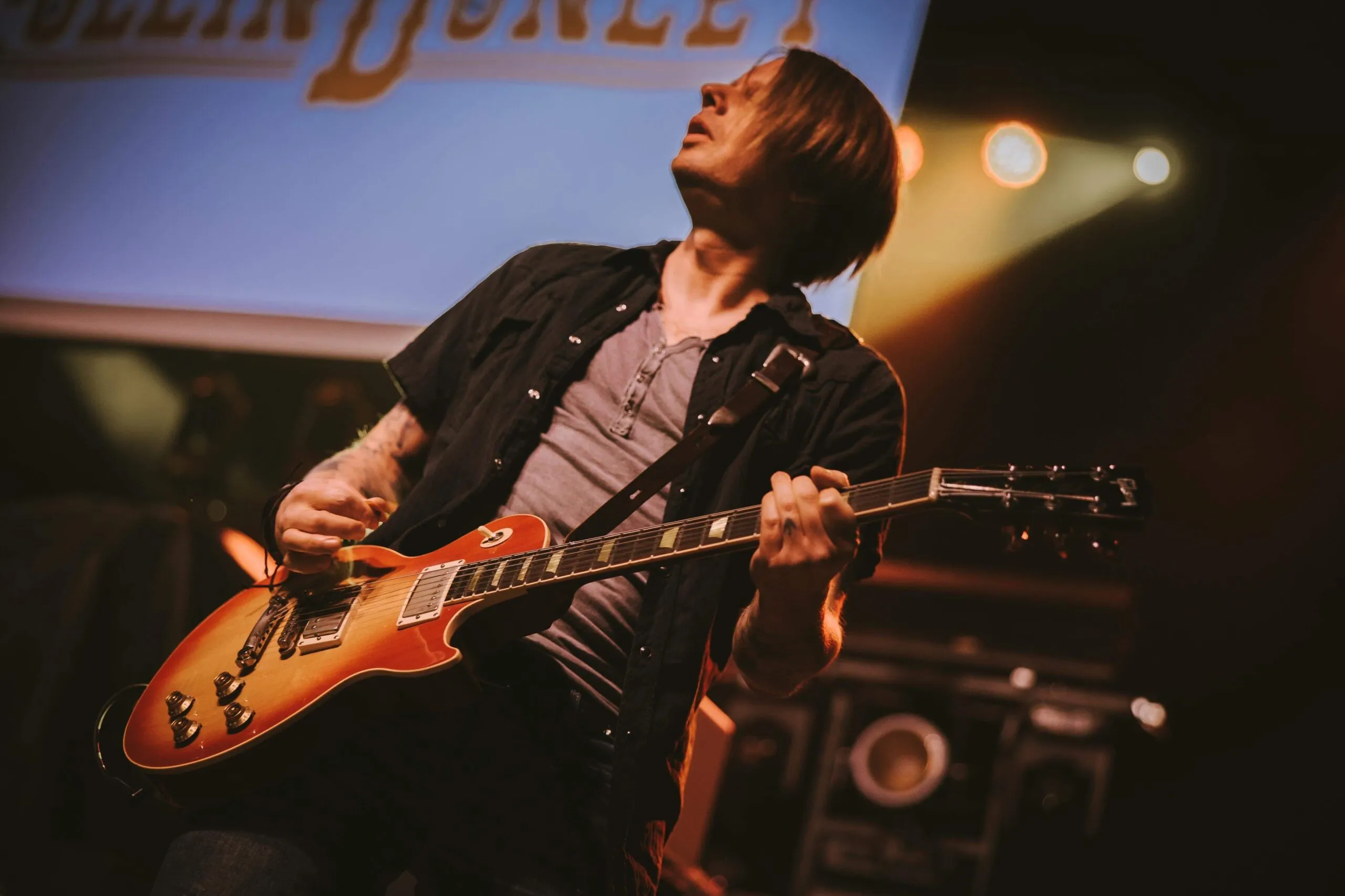 Jason Haven playing guitar at The District in Sioux Falls, SD